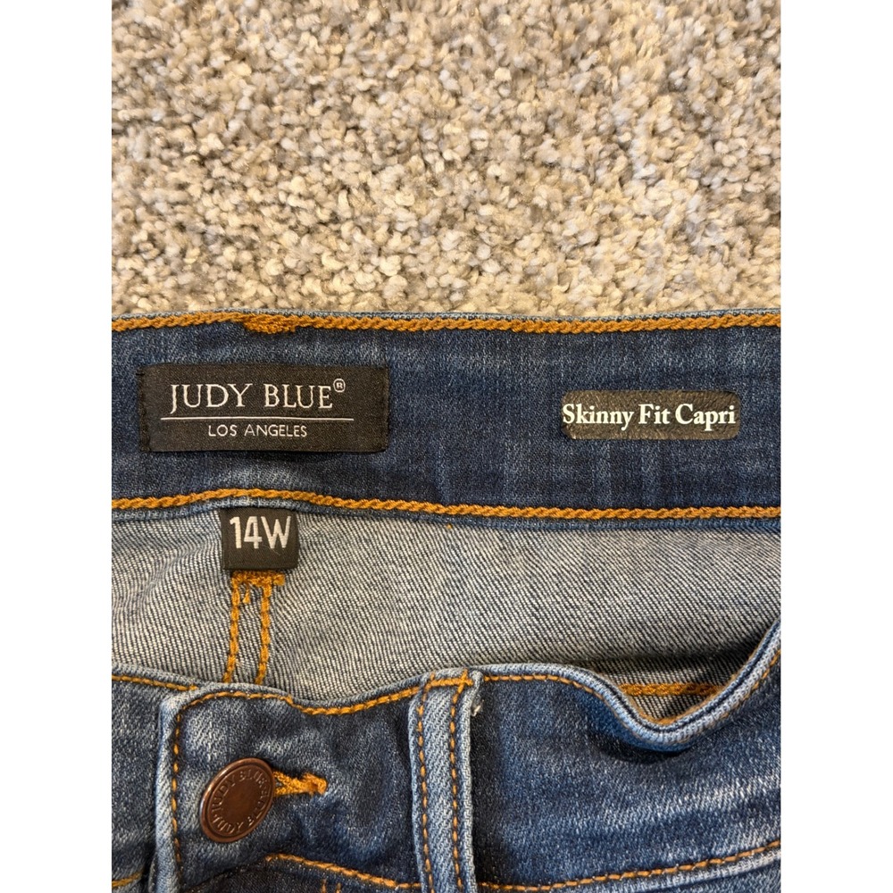 Judy Blue Capri Jeans Womens 14W Blue Skinny Fit Raw Hem JB82247DK-PL Stretch - Picture 3 of 10